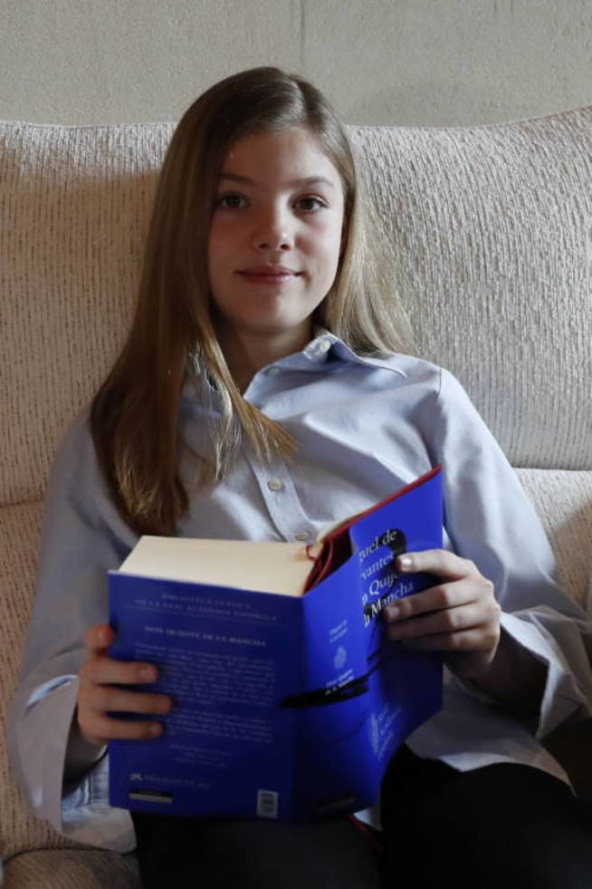la-infanta-sofia-durante-su-lectura-casa-real