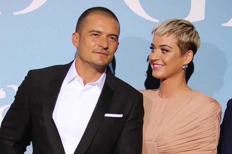 Katy Perry mira a Orlando Bloom