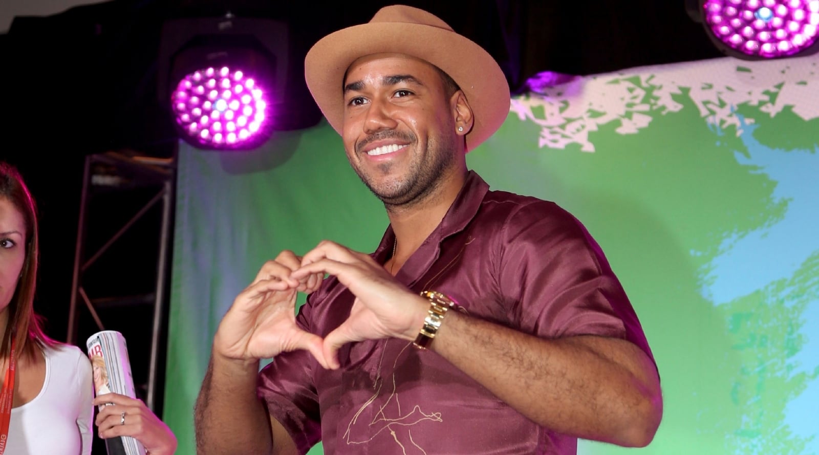 romeo-santos-amigo.imgo_