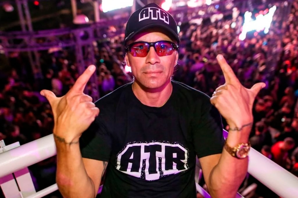 269875_a1