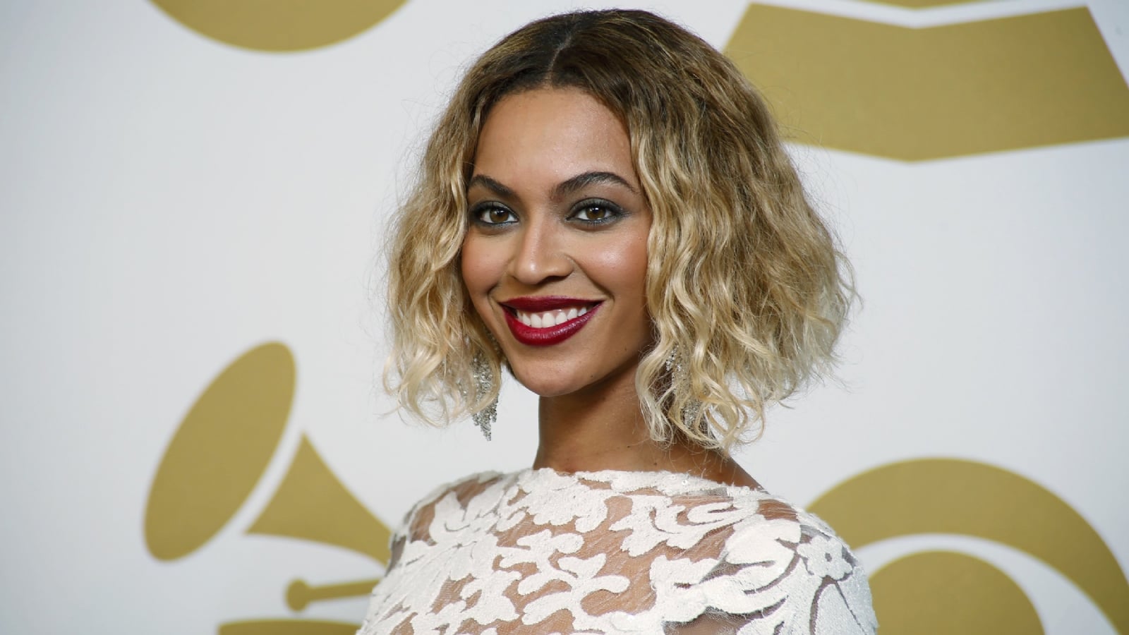2D11437870-today-beyonce-140125-01