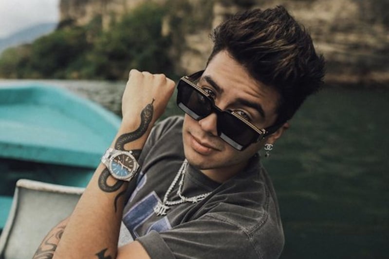 Mario Bautista anteojos