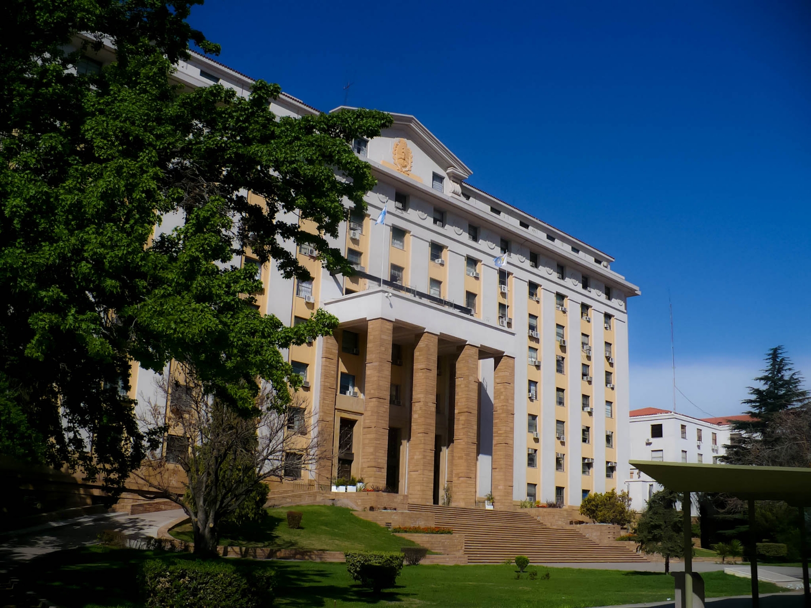 Casa_de_Gobierno_Mendoza_Argentina_02