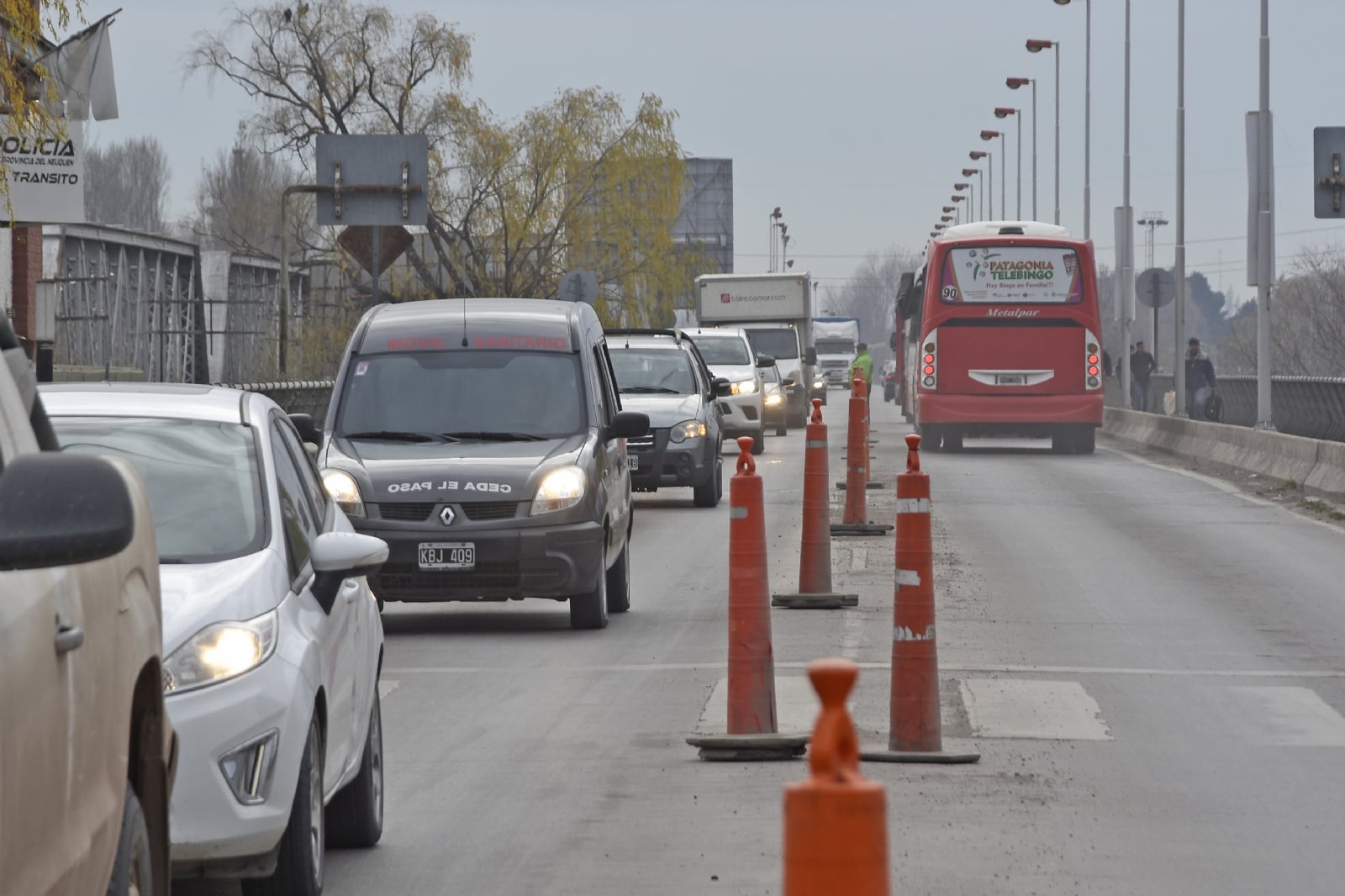 Nqn-Corte-del-puente-en-ruta-22-Juan-Thomes-1