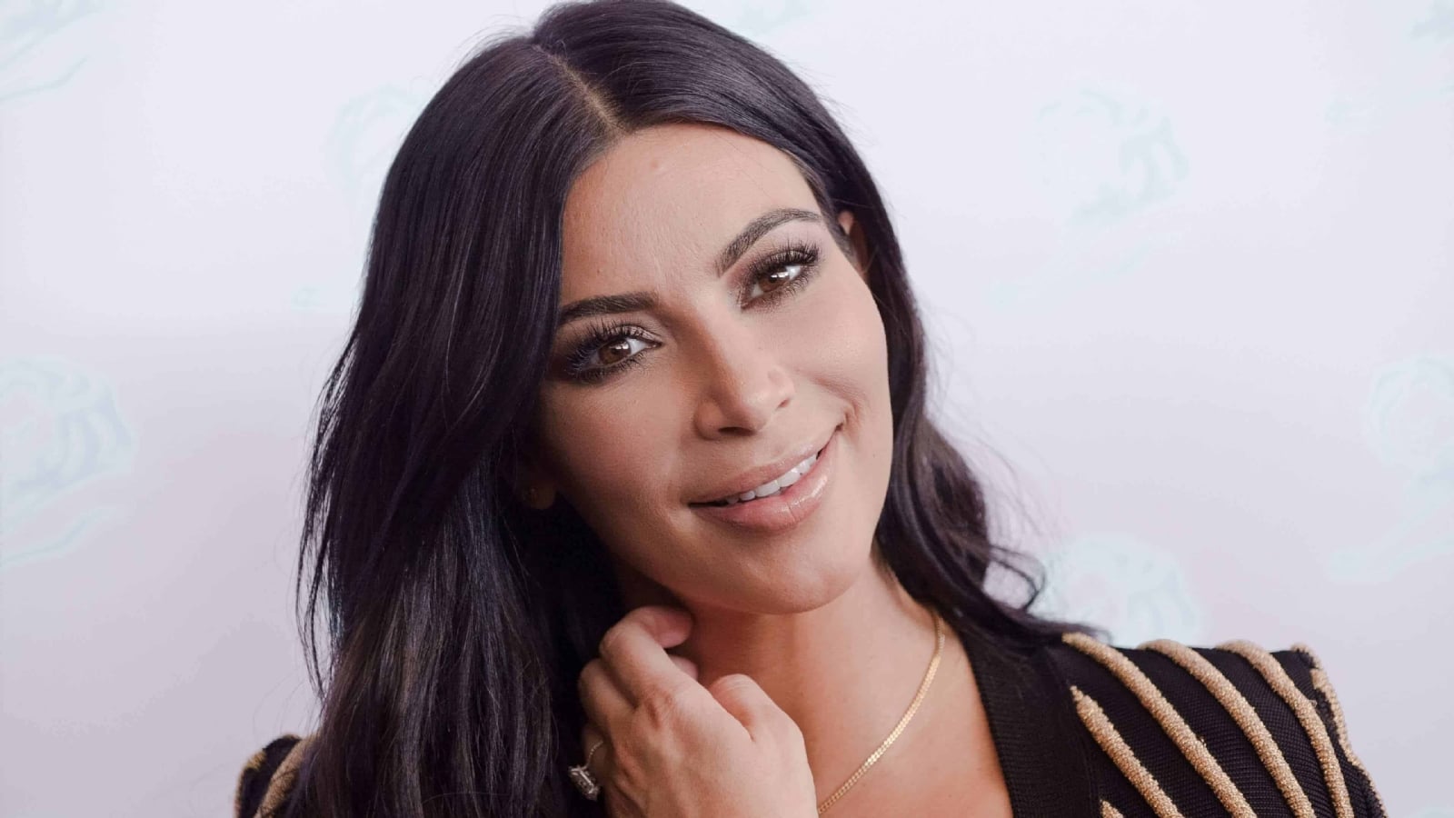 kim-kardashian-uhd-4k-wallpaper