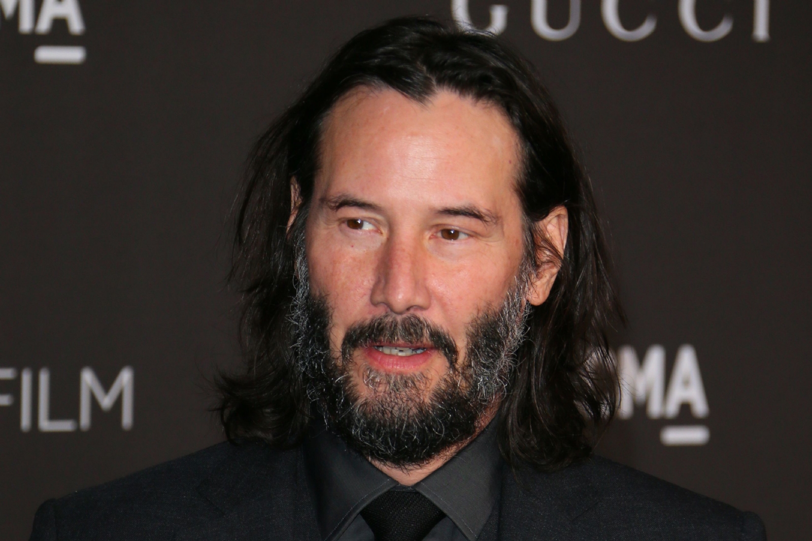 canadian-actor-keanu-reeves-arrives-for-the-2019-lacma-art-news-photo-1572945725
