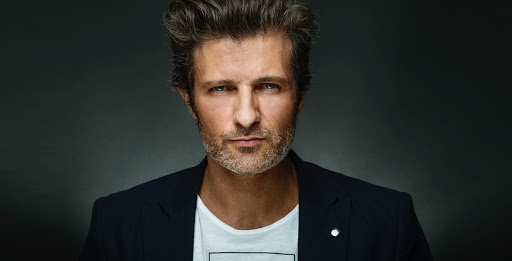 Jesús Olmedo - chaqueta azul