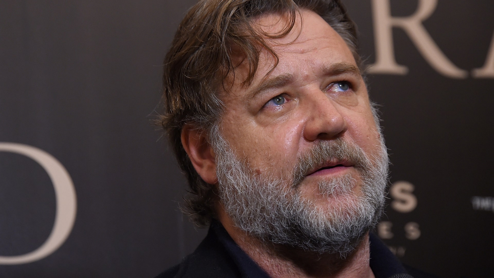 russell-crowe-se-perdio-los-golden-globes-2020-por-los-incendios-de-australia-fuego