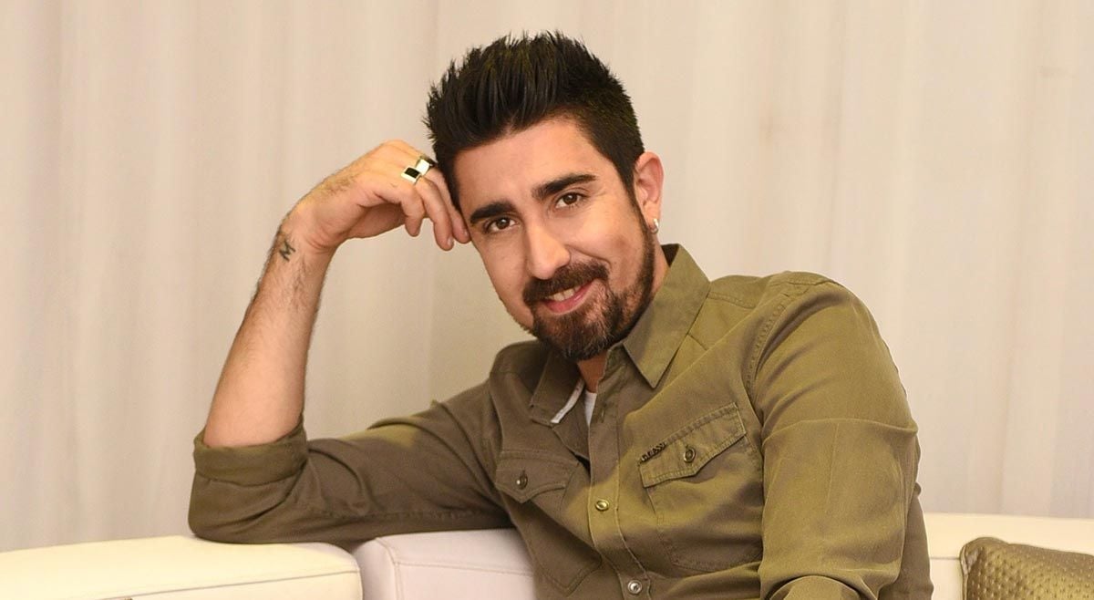 1491472944-alex-ubago-portada2 (1)
