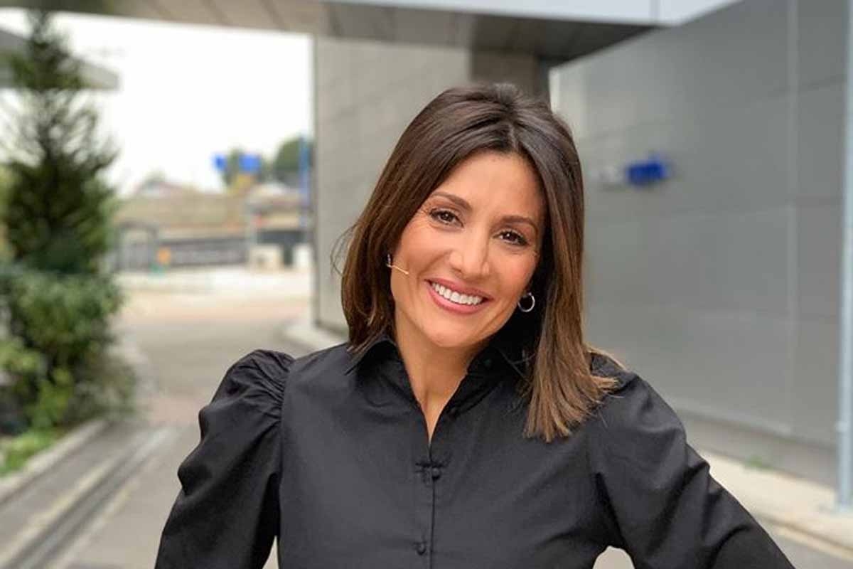 Nagore Robles - camisa negra