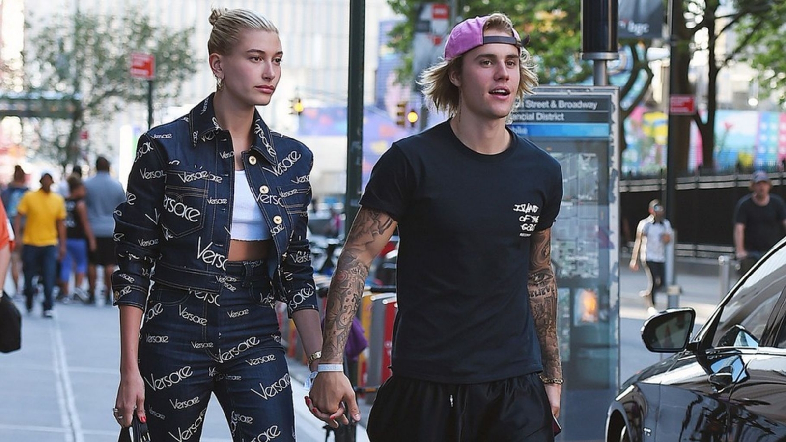 Justin-Bieber-Hailey-Baldwin-disimular_1261984096_86869509_1819x1024