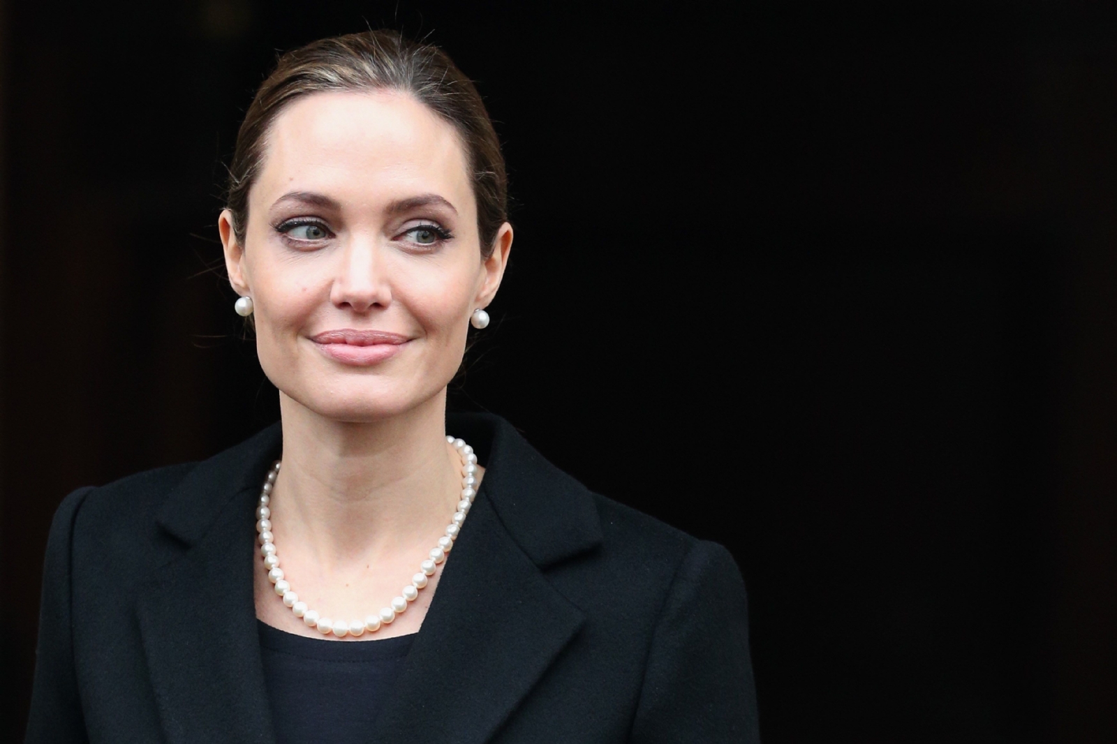 Angelina-Jolie-se-somete-a-una-doble-mastectomía