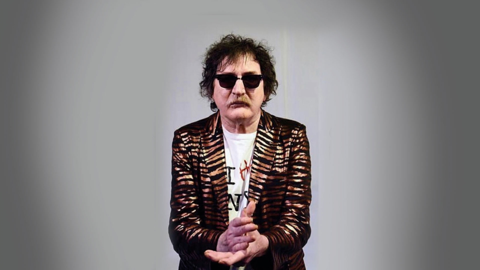GENTE-APERTUR-CHARLY1
