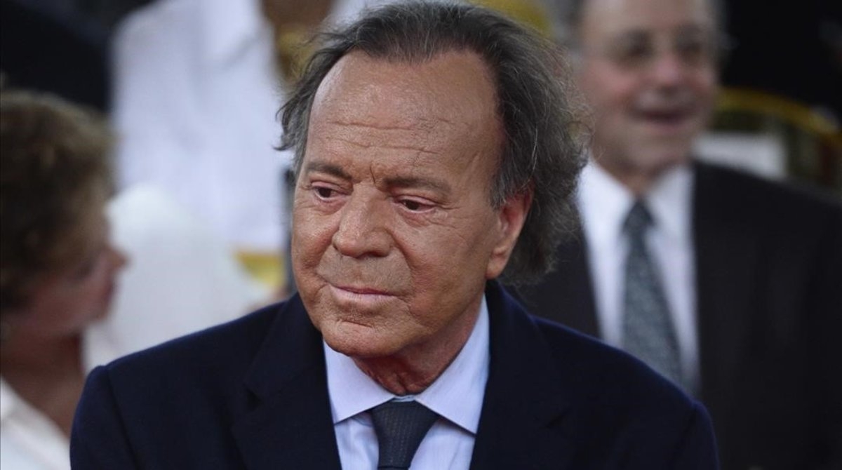 julio-iglesias-abuelo-por-quinta-vez-1579524858924