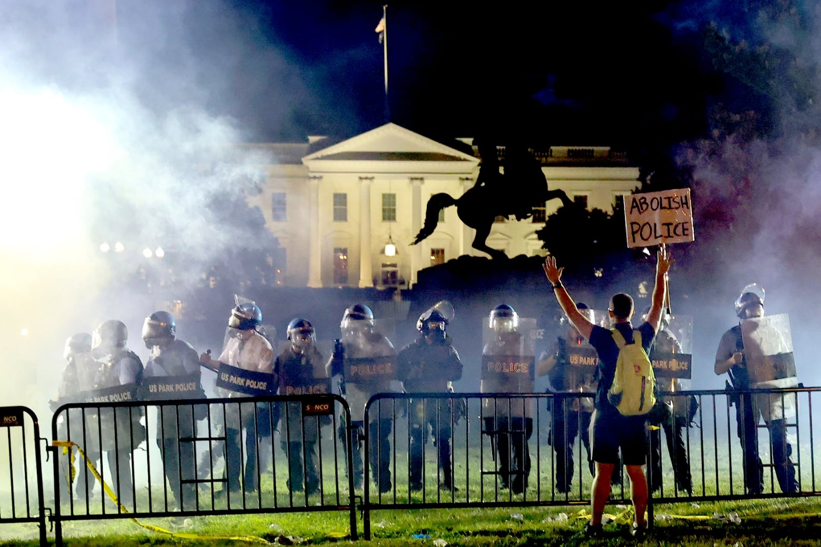 1590999991_758_donald-trump-se-refugio-en-el-bunker-de-casa-blanca-durante-las-protestas-en-washington