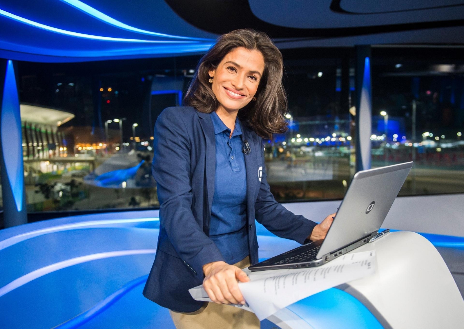 renata-vasconcellos-que-divide-a-apresentacao-do-jornal-nacional-com-william-bonner-nasceu-tres-anos-depois-da-primeira-transmissao-do-jornalistico-1549055324362_v2_1920x1365