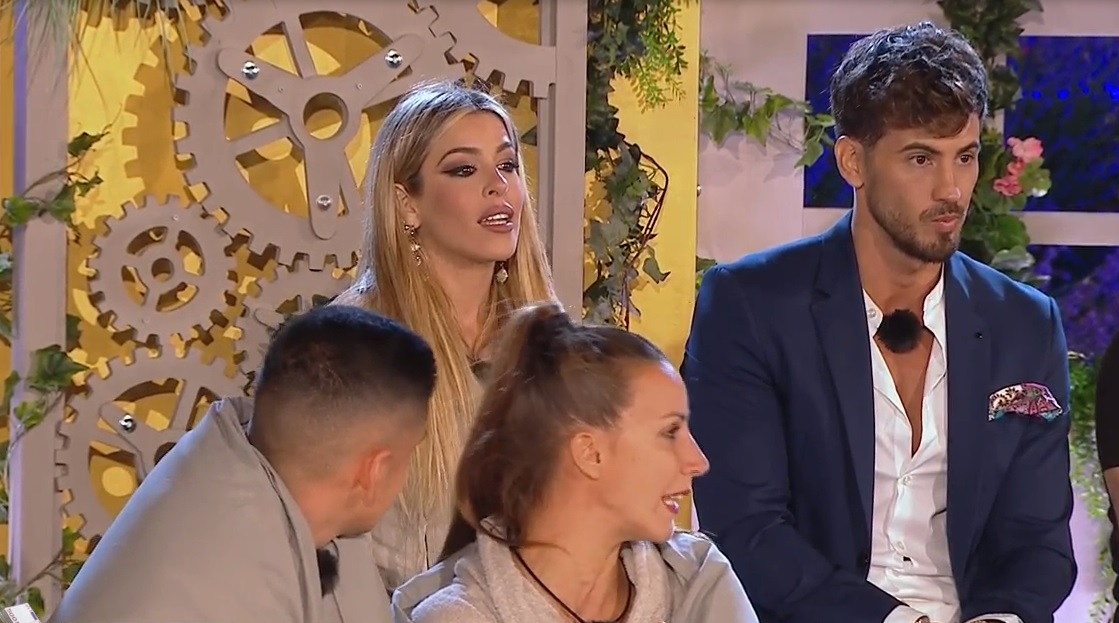www.minutoneuquen Fani y Oriana 3