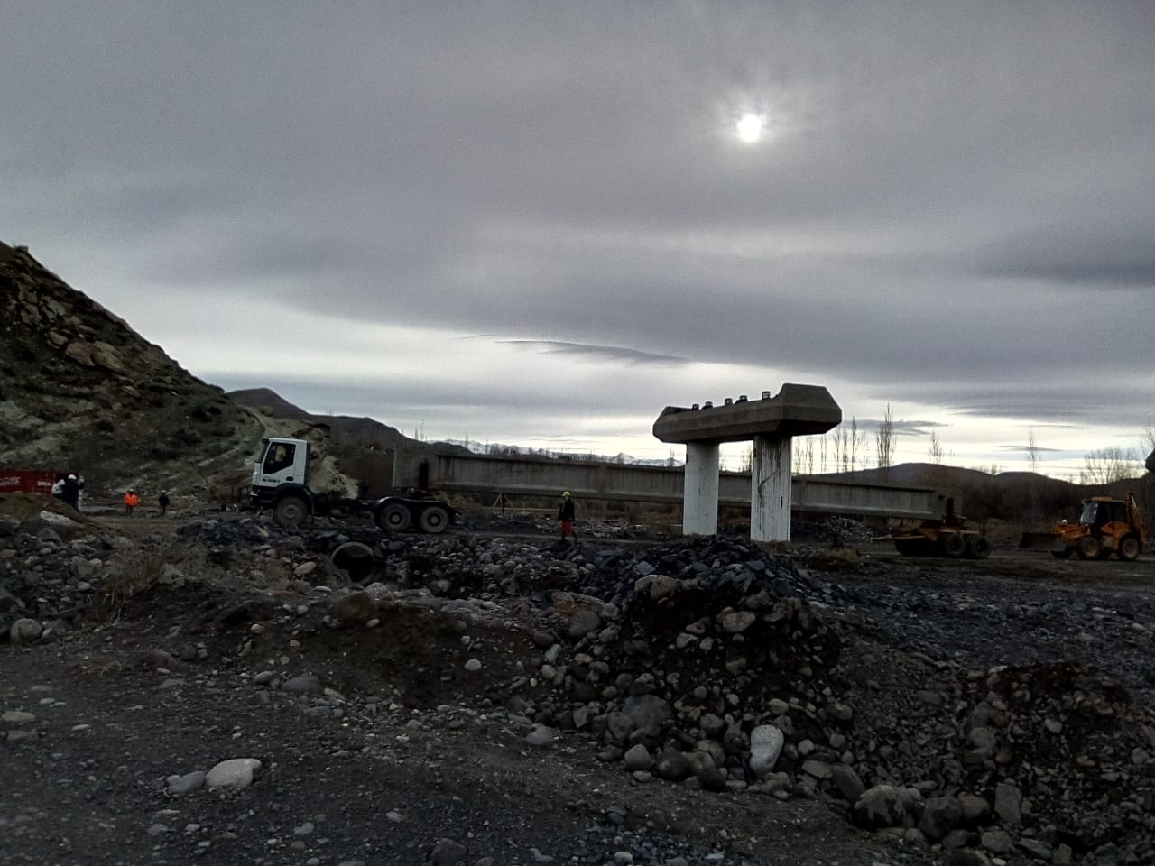 www.minutoneuquen.com Puente2.jpg