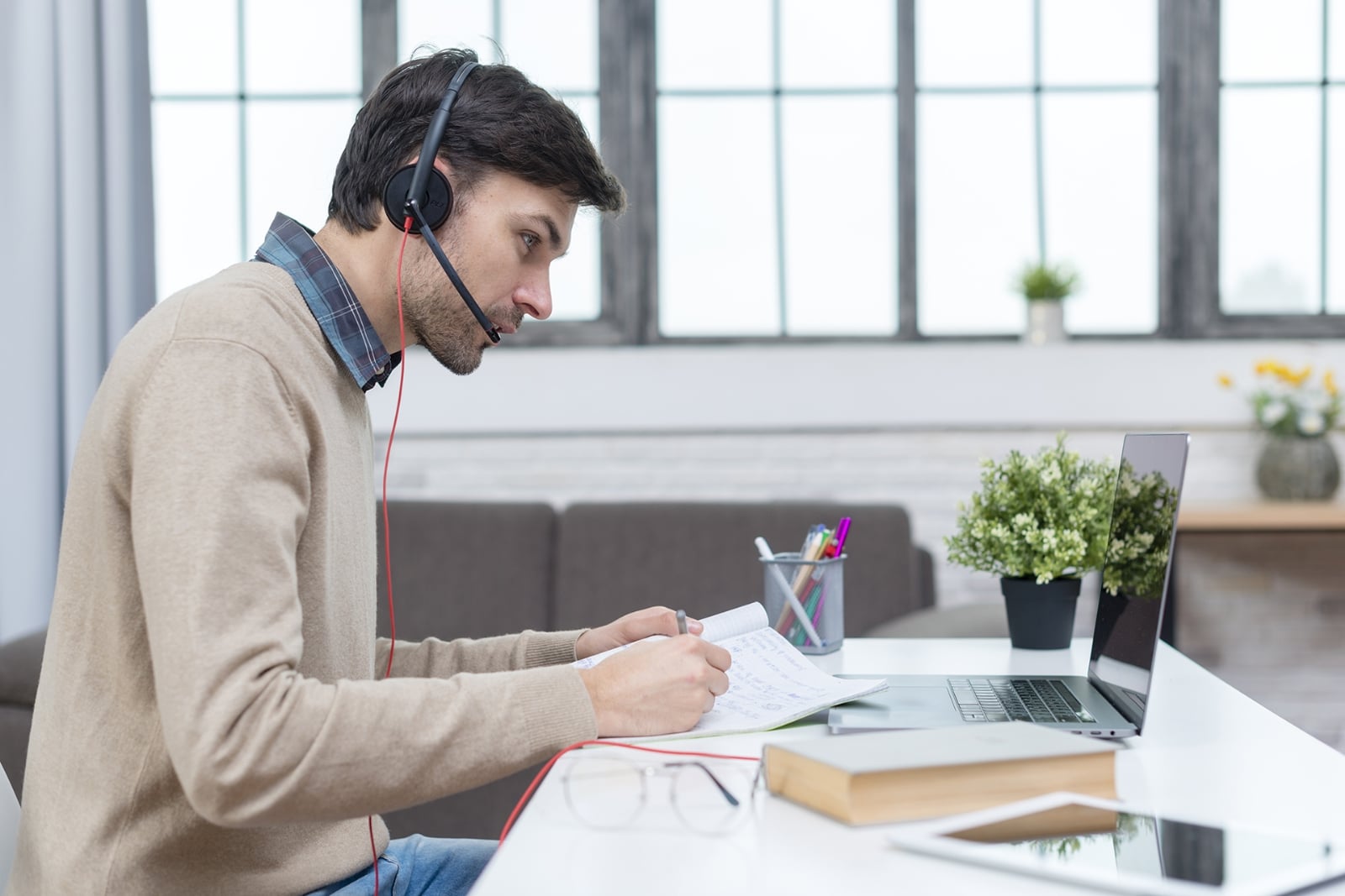 FREEPIKTELETRABAJO
