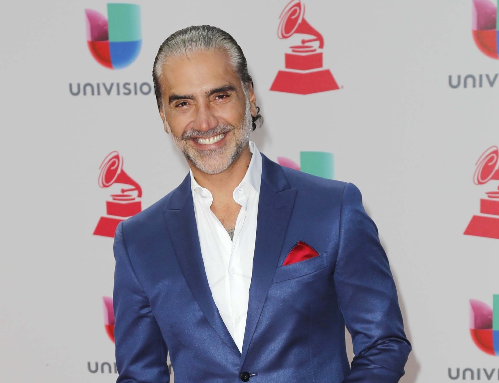 7950-alejandrofernandez4-latingrammy2017-e1573658413298