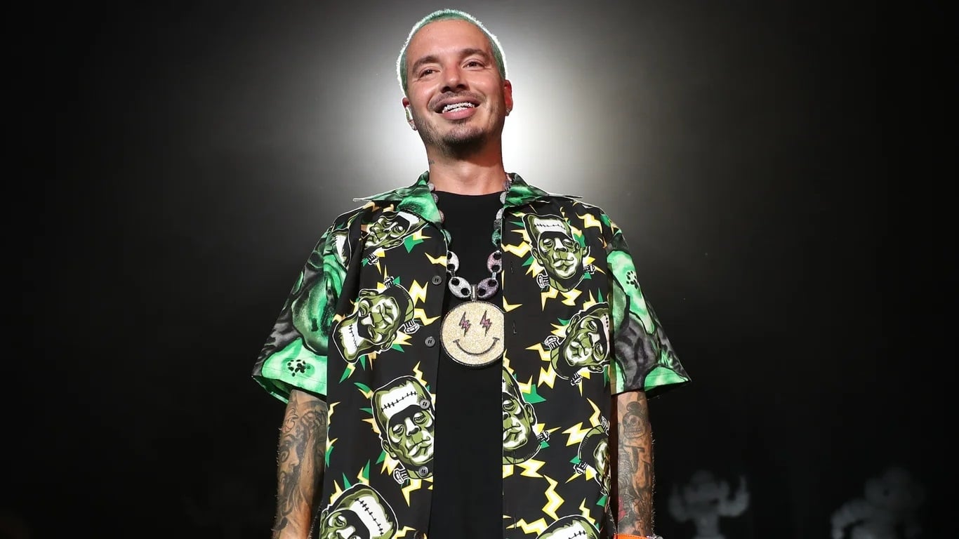 J Balvin inédita