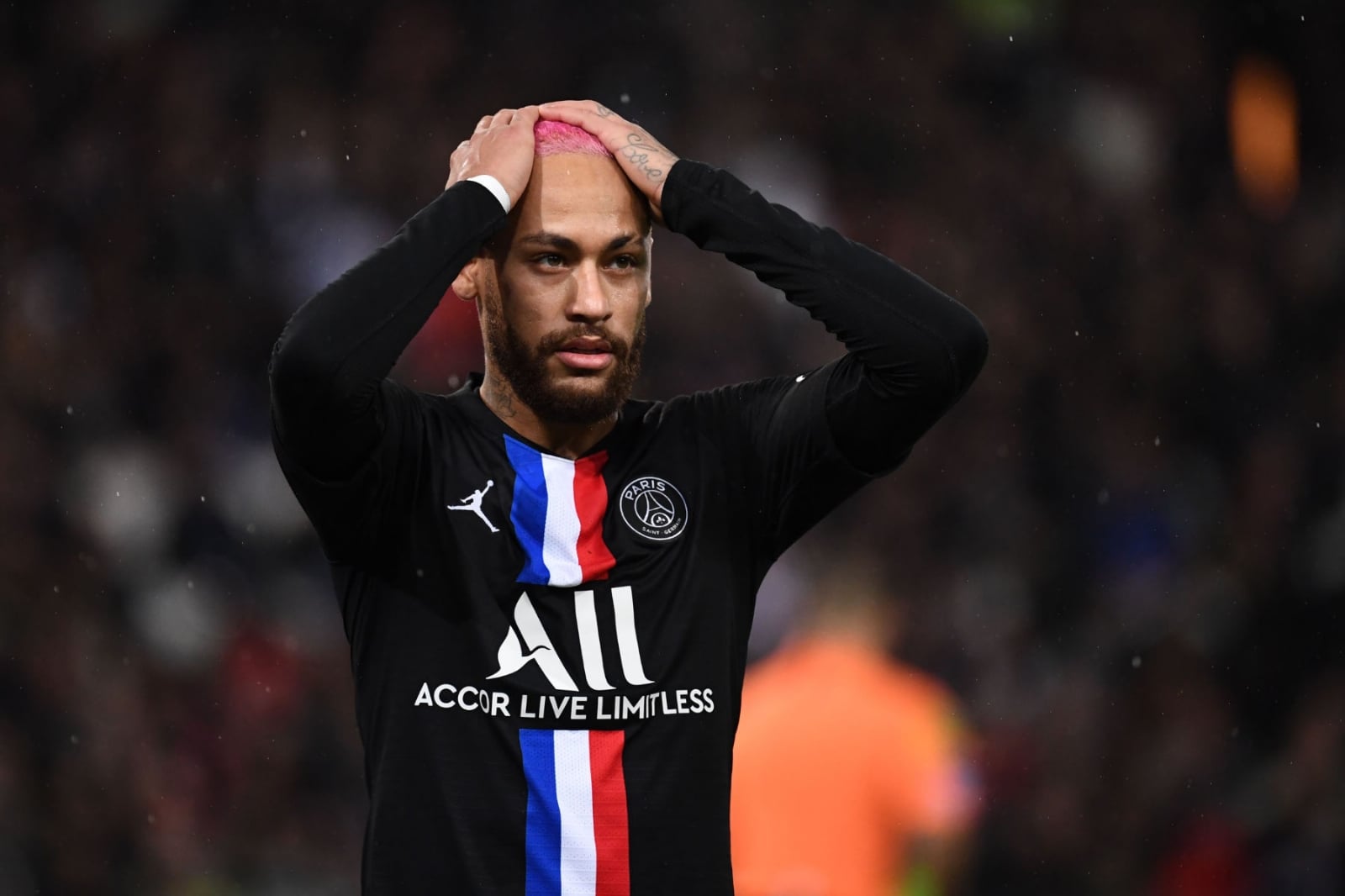 Neymar-reacting-PSG-vs-Montpellier-Ligue-1-2020