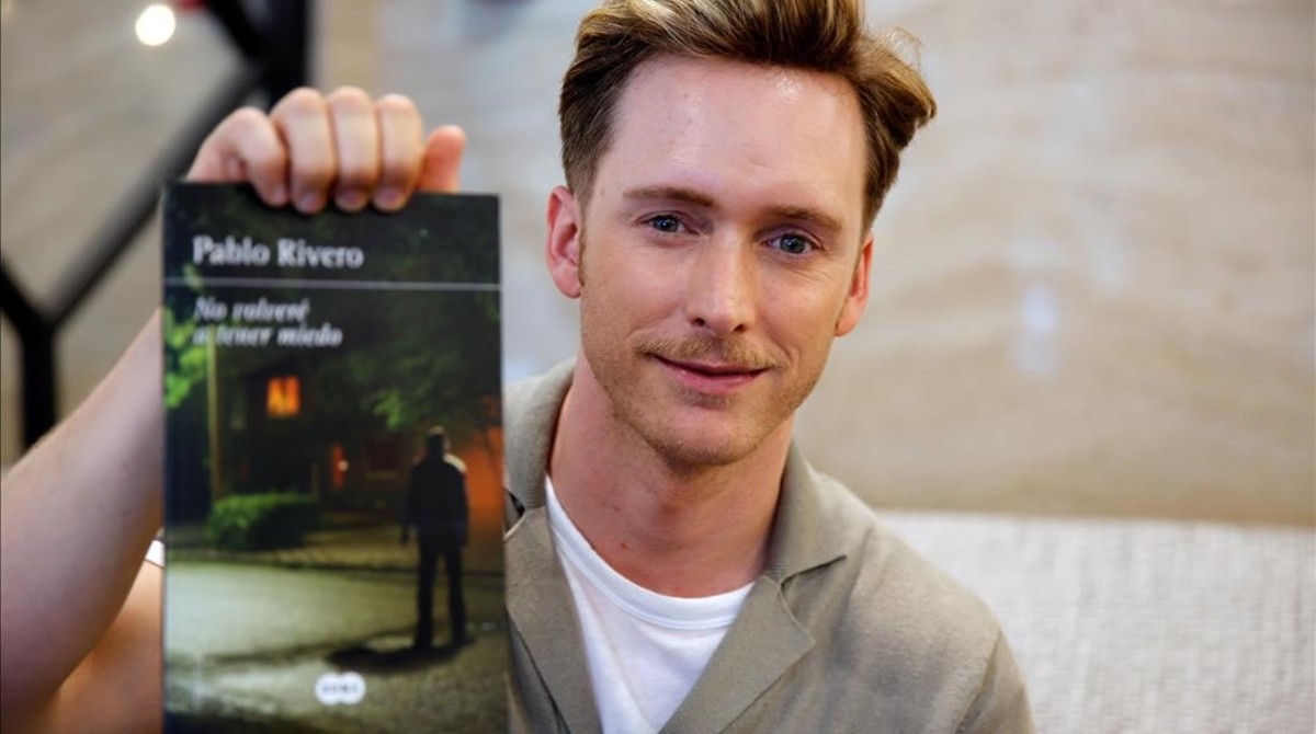 pablo-rivero-con-libro-volvere-tener-miedo-1498133557360