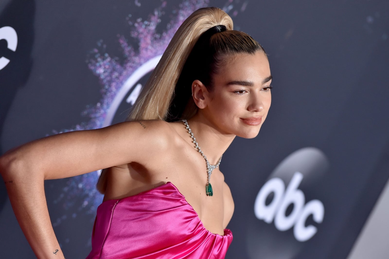 dua-lipa-attends-the-2019-american-music-awards-at-news-photo-1574768499