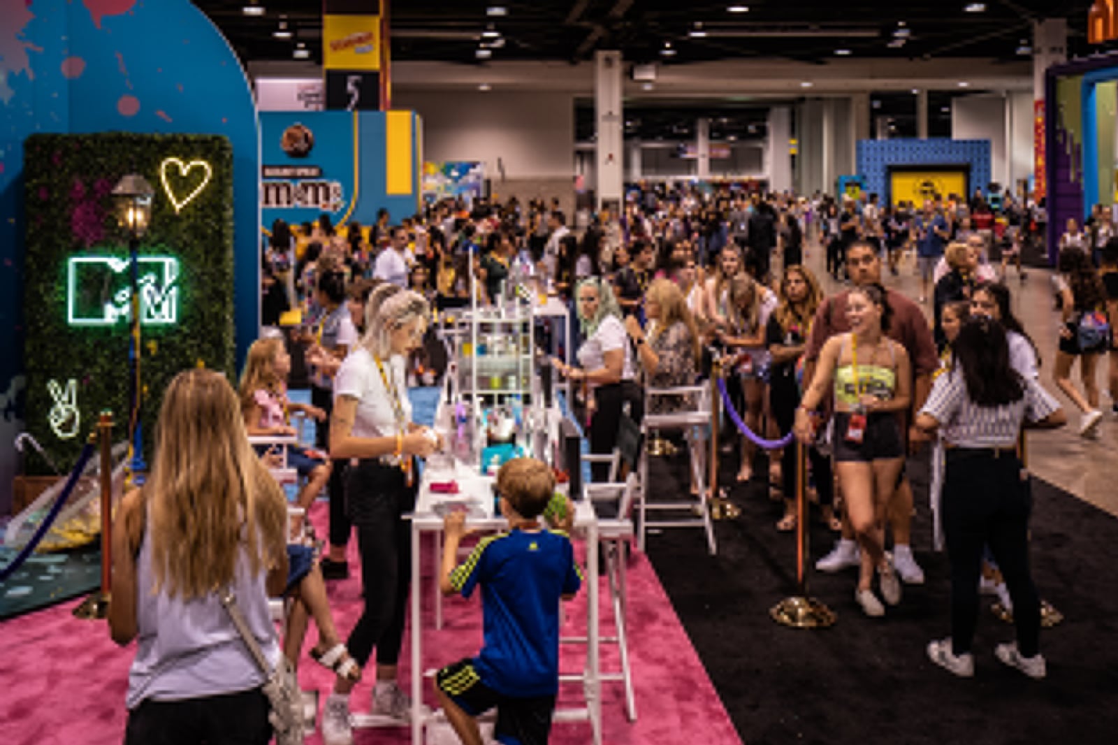 190713-vidcon-al-1235_8b5c39148376eb78523b4c348cffaa6d