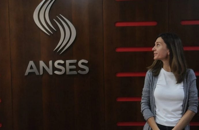 la-titular-de-anses-fernanda___dbUqjmhBA_1256x620__1-690x450