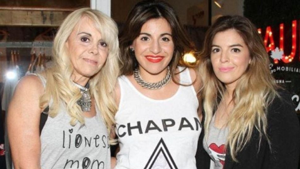 1-CLaudia-y-sus-hijas
