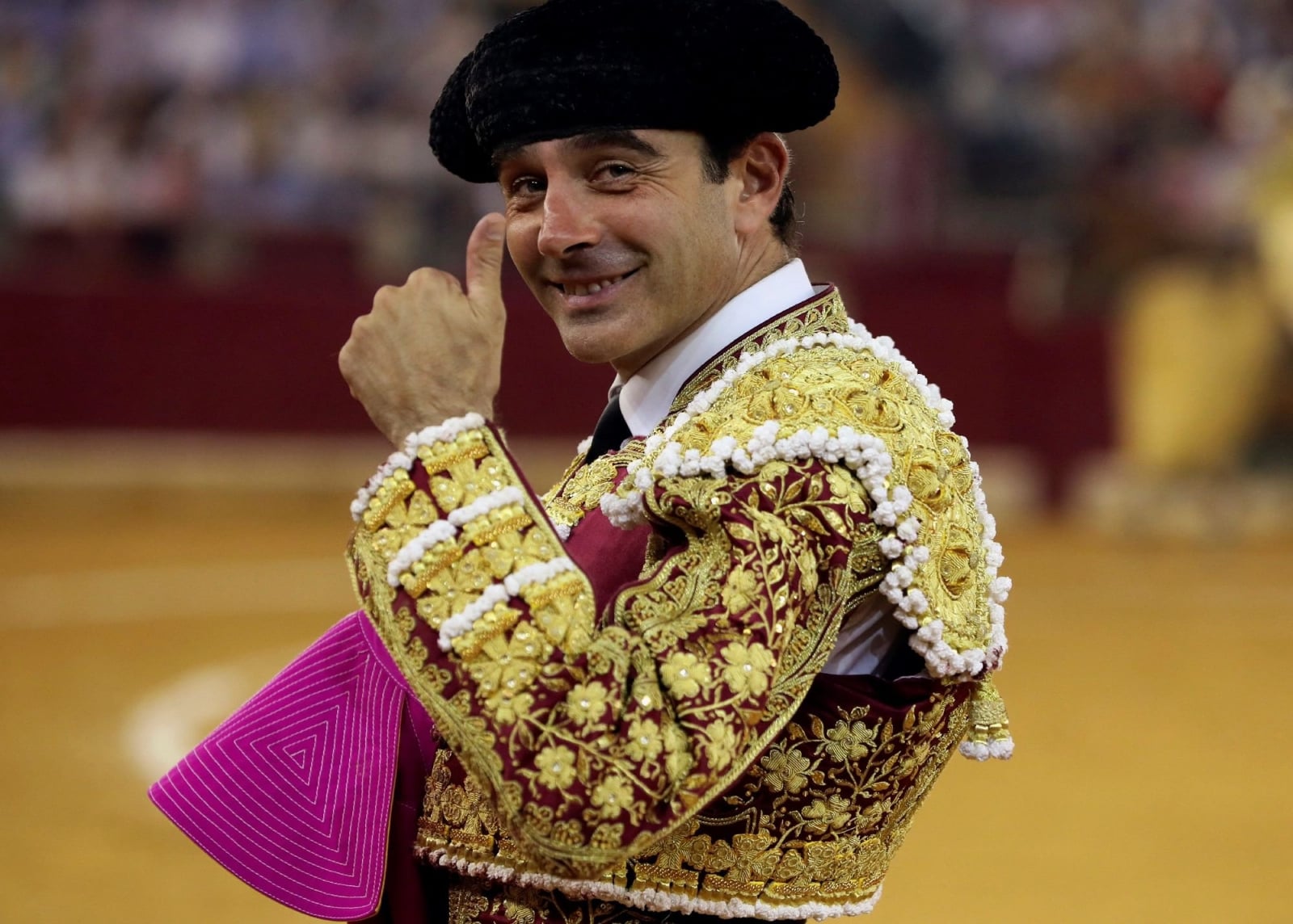 Enrique Ponce - pulgar arriba