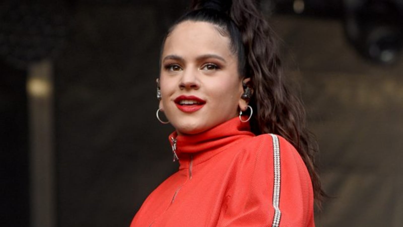 Rosalía - campera roja