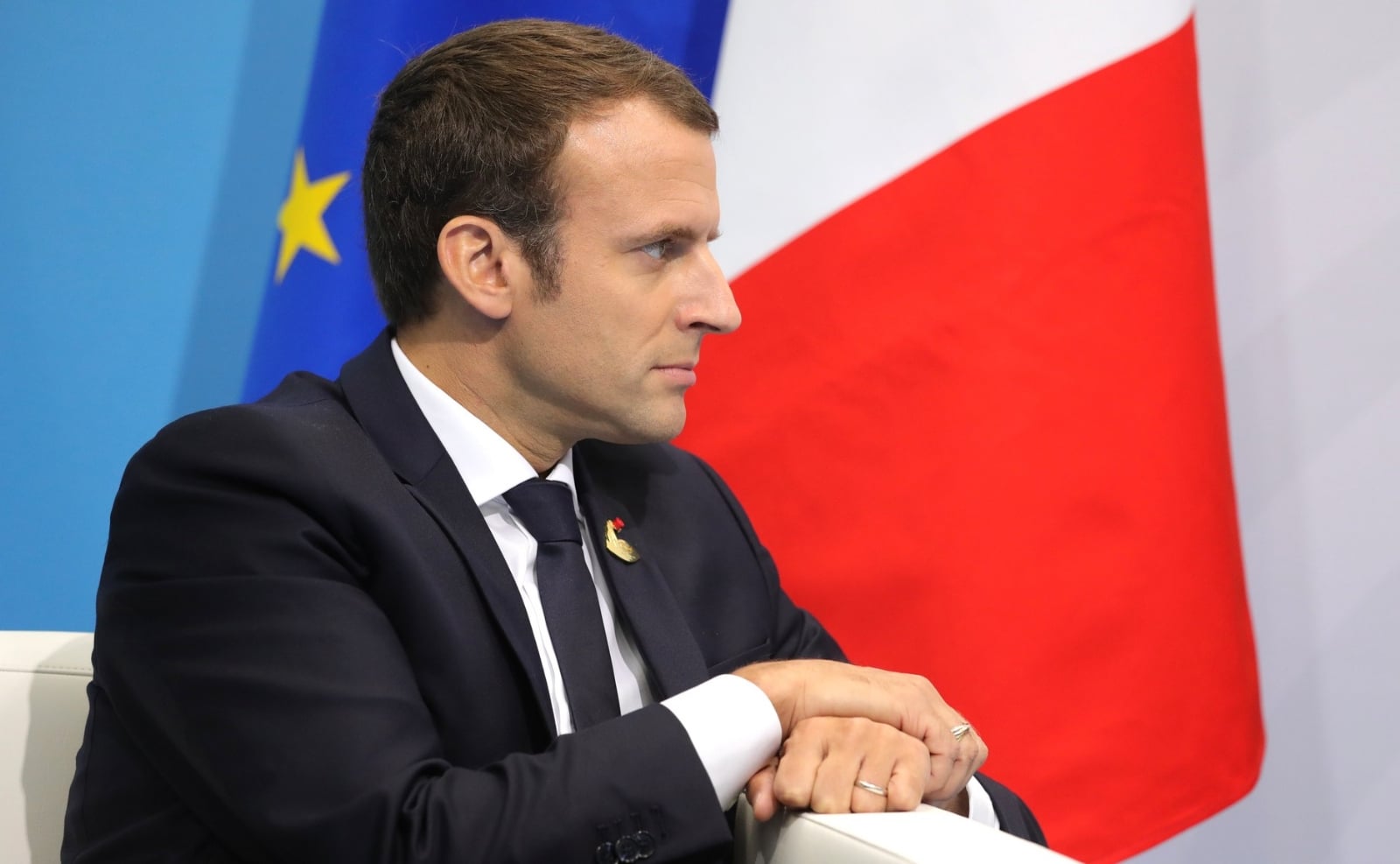 Vladimir_Putin_and_Emmanuel_Macron_(2017-07-08)_04