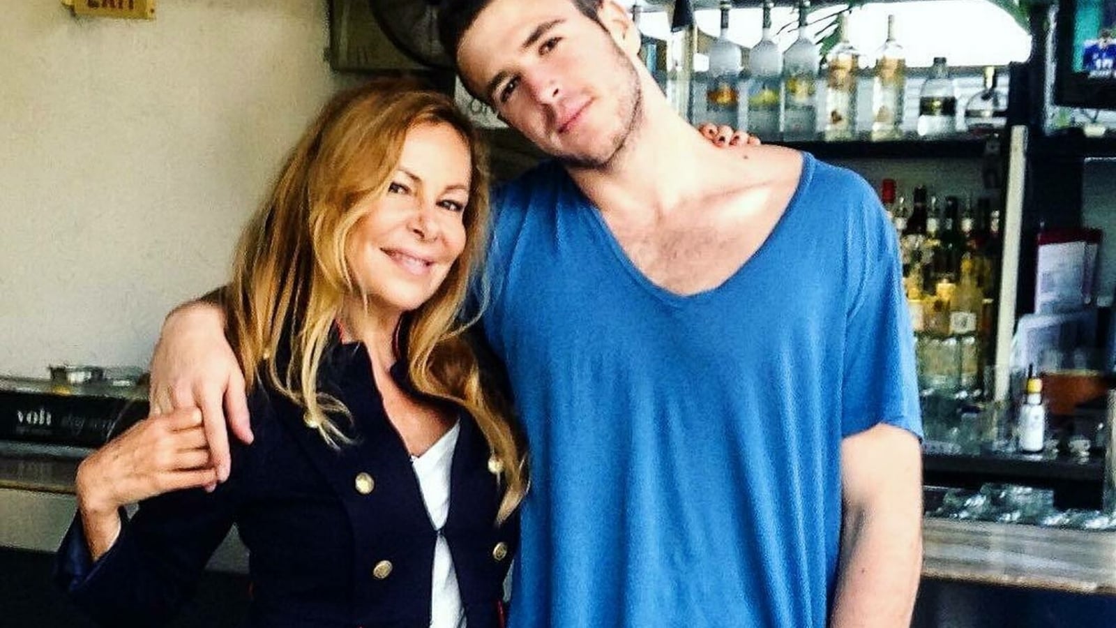 Alex_Lequio-Ana_Obregon-Alessandro_Lequio-Cancer-Famosos_368724131_112328010_1706x960