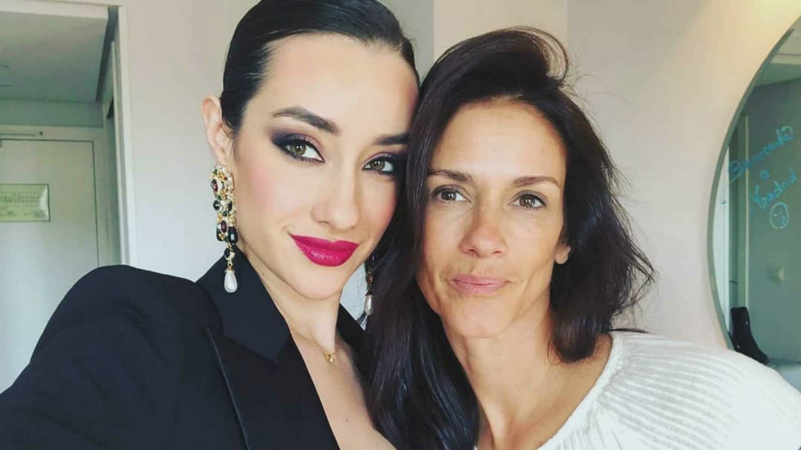 www.minutoneuquen Adara Molinero y Elena 2