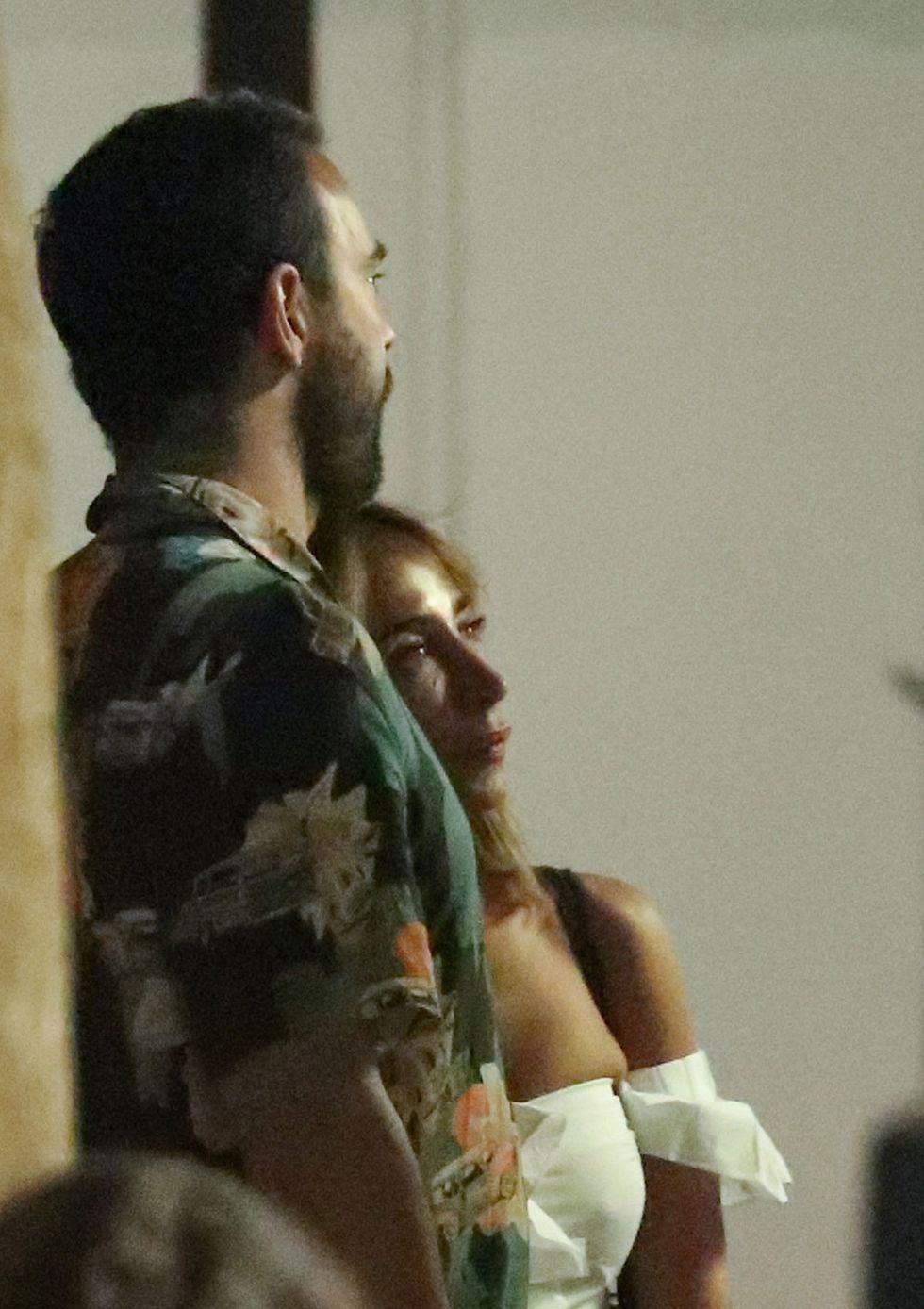 maria-patino-romantico-paseo-pareja-1592819390