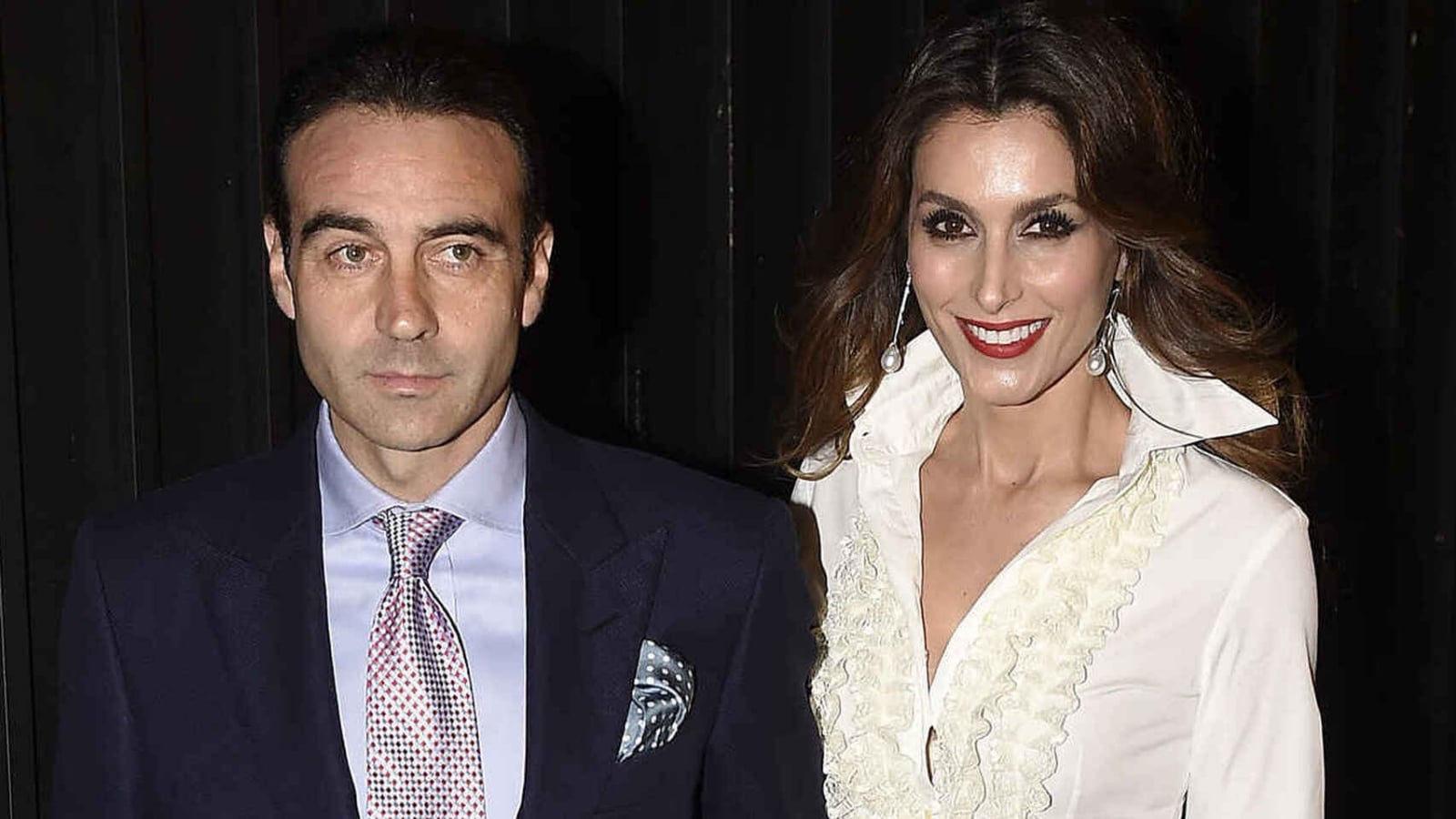 Enrique_Ponce-Paloma_Cuevas-Divorcios-Famosos_503210711_155207168_1706x960