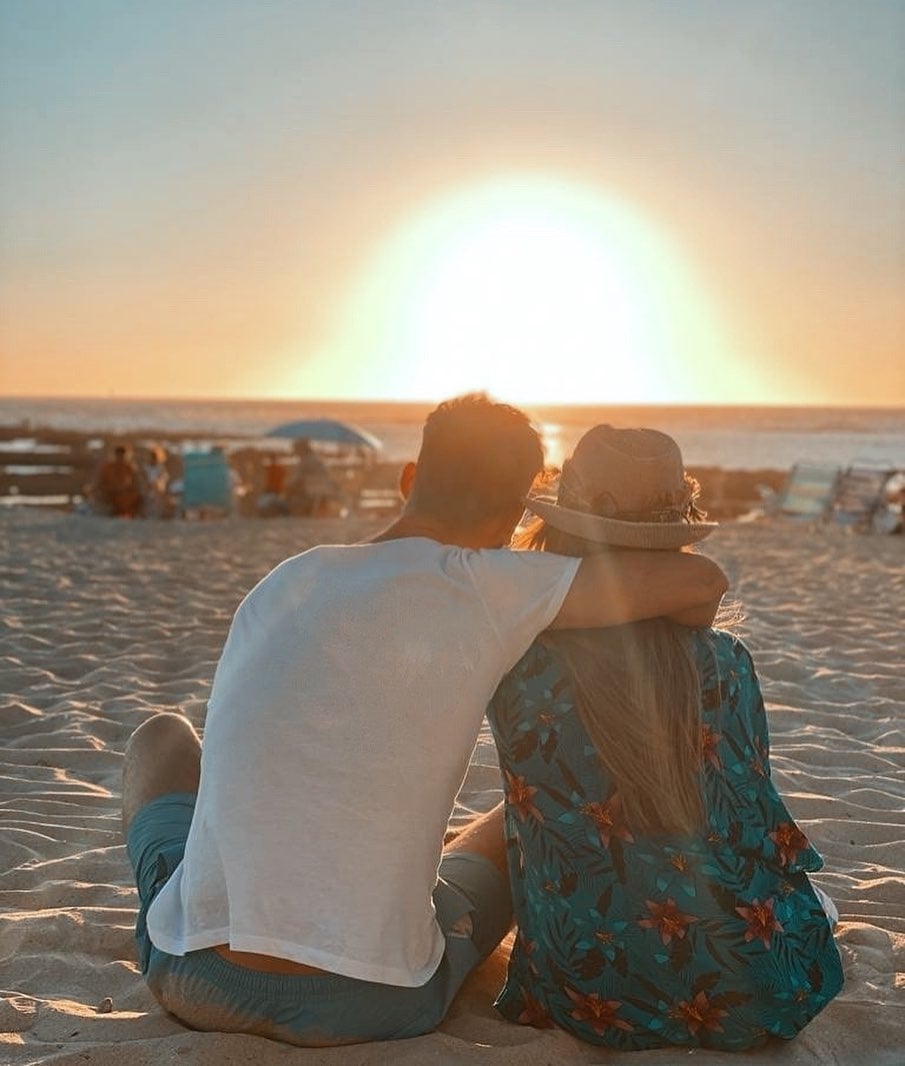 Gloria Camila y su novio en Chipiona