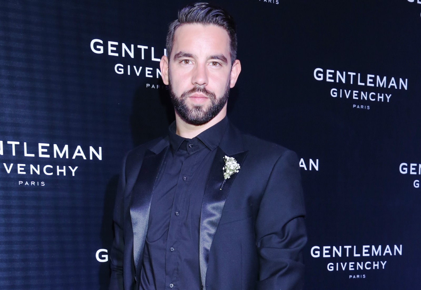 agustin-sierra-en-el-cocktail-party-de-new-gentleman-de-givenchy