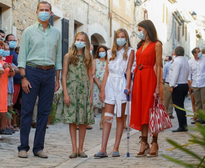 spain-s-royal-family-king-felipe-and-queen-letizia-with-daughters-princess-leonor-and-infanta-sofia-walk-the-streets-of-the-village-of-petra-during-their-visit-to-the-birthplace-and-museum-of-franciscan-monk-fray