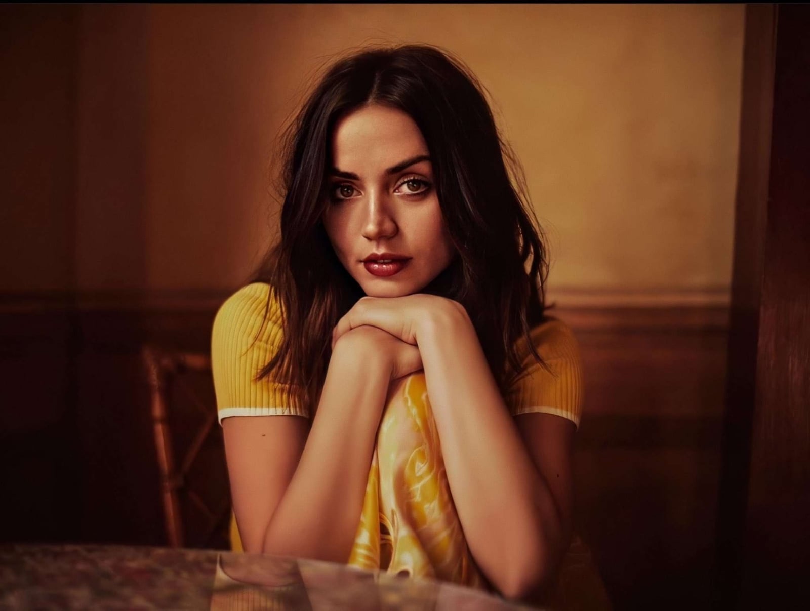 Ana-de-Armas-in-Nexos-02