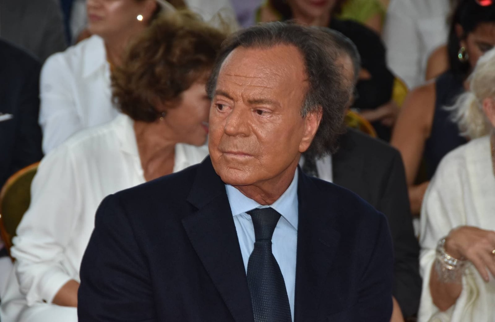 www.minutoneuquen.com JULIO IGLESIAS