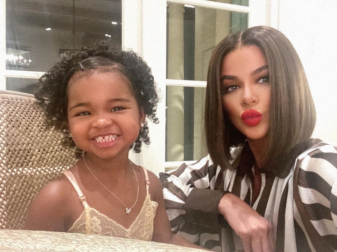 khloe2