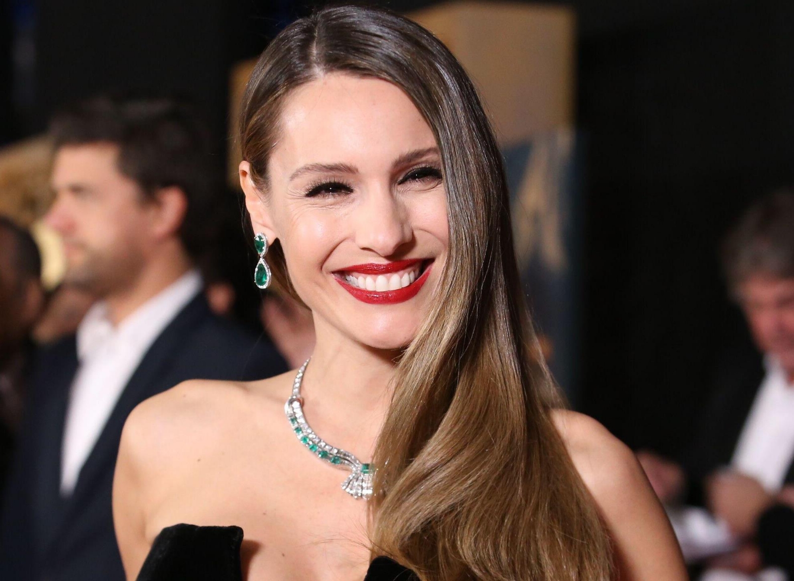 5cfdc8b4e22cf_pampita20191