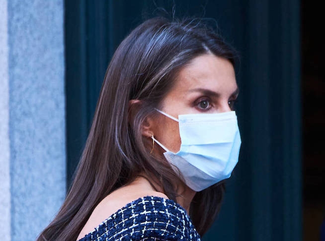 queen-letizia-of-spain-attends-cooperator-s-day-commemorative-event-at-viana-palace-on-september-8-2020-in-madrid-spain (1)