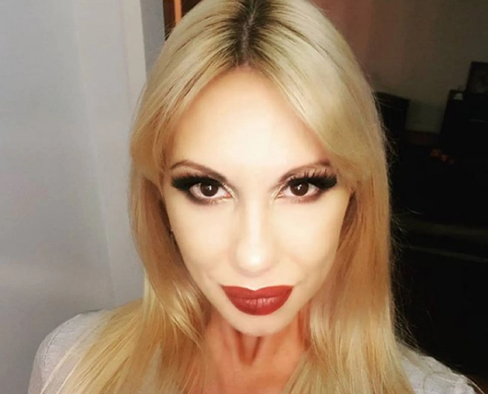 MÓNICA FARRO