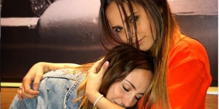 www.minutoneuquén.com GLORIA CAMILA Y ROCÍO FLORES