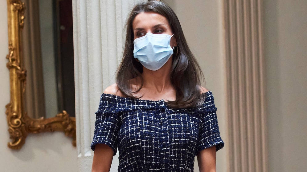 la-reina-letizia-recupera-un-vestido-de-zara-que-lo-tiene-todo