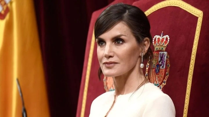 www.minutoneuquen.com_lareinaletizia